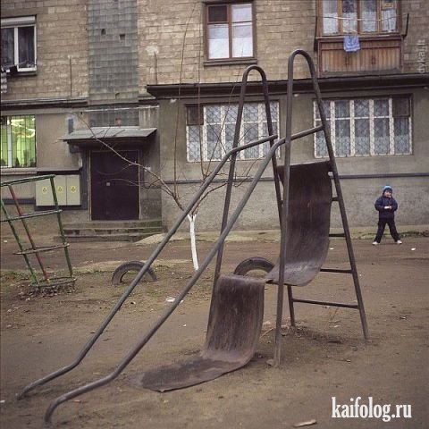 Чисто русские детские дворики (35 фото)