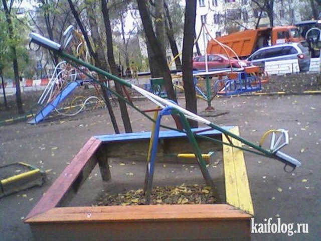 Ужасы детских площадок (45 фото + 1 видео)