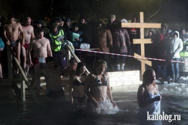 Купания на Крещение по-русски (30 фото)
