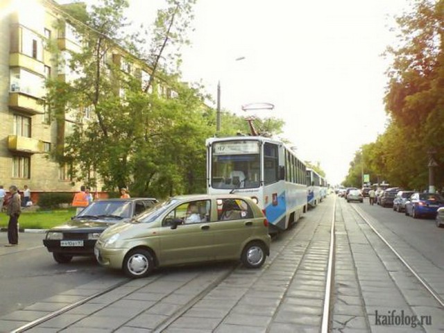 Приколы про трамваи (30 фото)