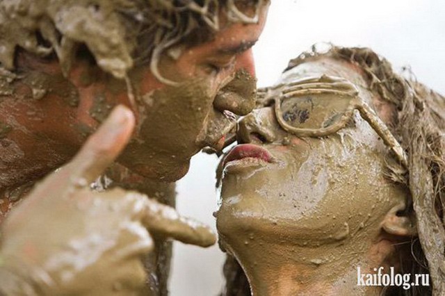 Фестиваль любителей грязи (35 фото)