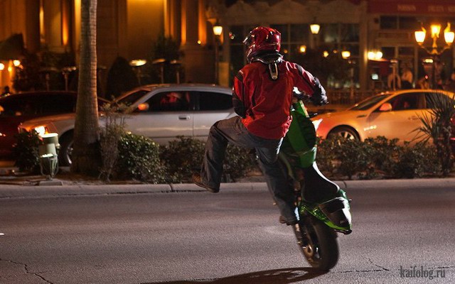 Безбашенные мотоциклисты (45 фото)