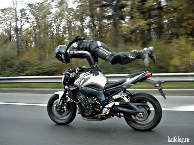 Безбашенные мотоциклисты (45 фото)