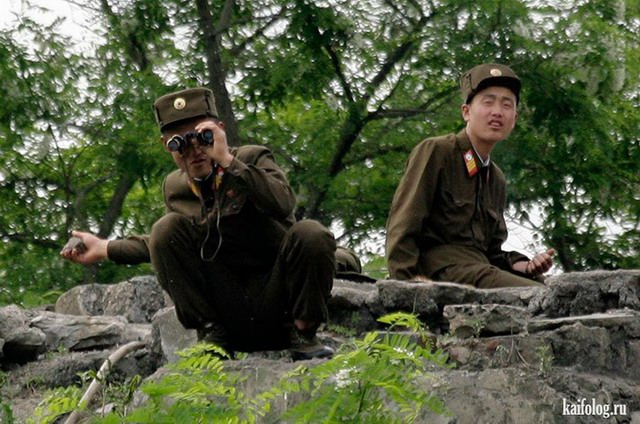 Приколы из Северной Кореи (55 фото)