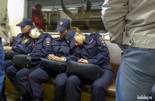 Девушки полицейские (60 фото)