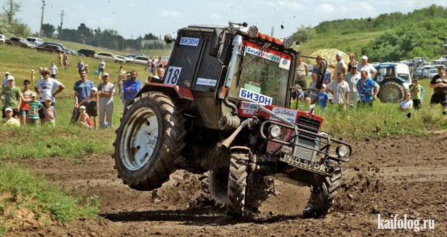 Гонки тракторов Бизон-Трек-Шоу (45 фото)