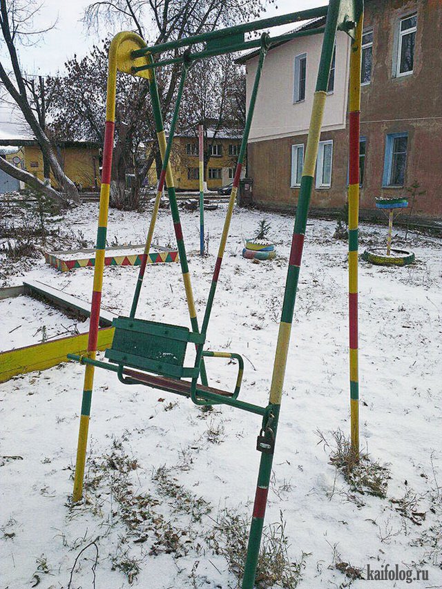 Детские площадки, которые надо сжечь (45 фото)