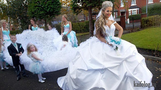 Самые жуткие свадебные платья (45 фото)