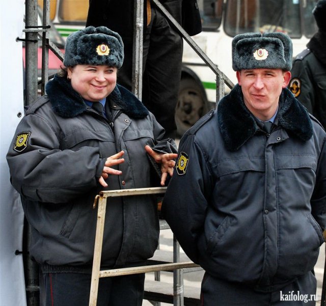 Девушки полицейские (45 фото)