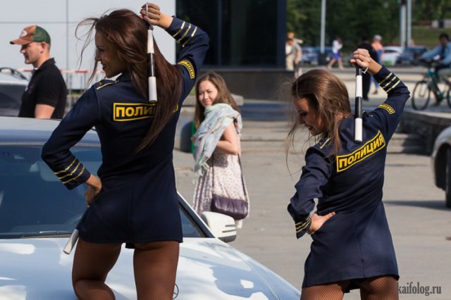 Девушки полицейские (45 фото)