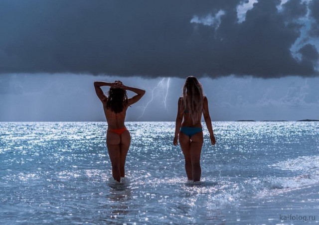 Пляжные девушки (50 фото)